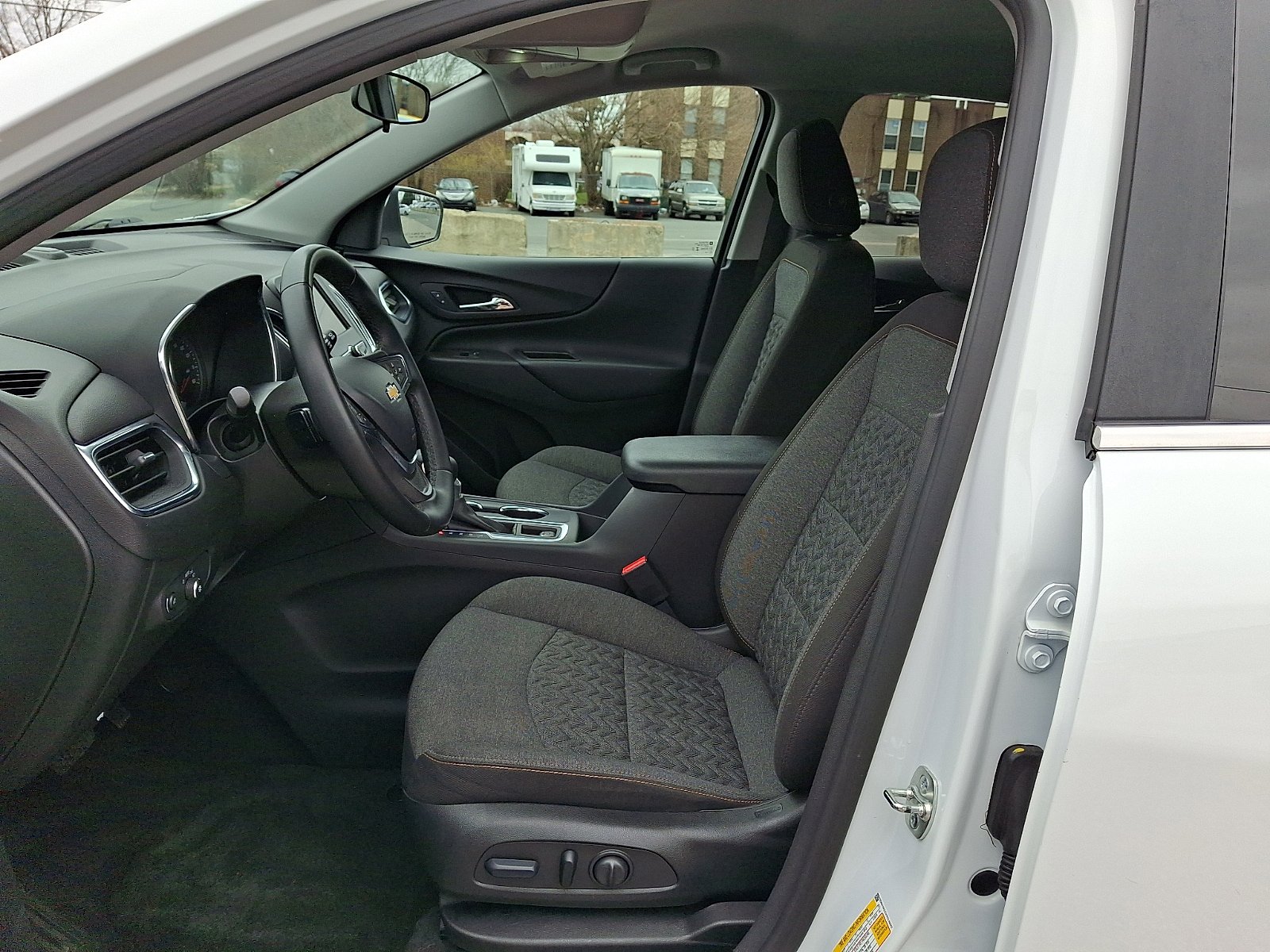 Used 2024 Chevrolet Equinox LT FWD image 13