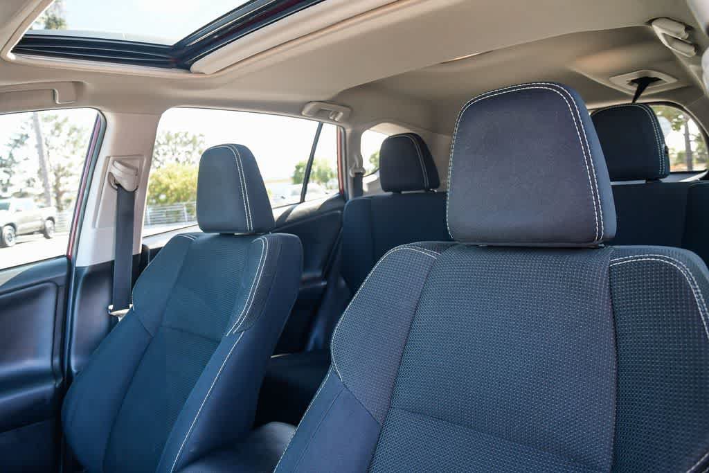 Used 2018 Toyota RAV4 XLE FWD image 17