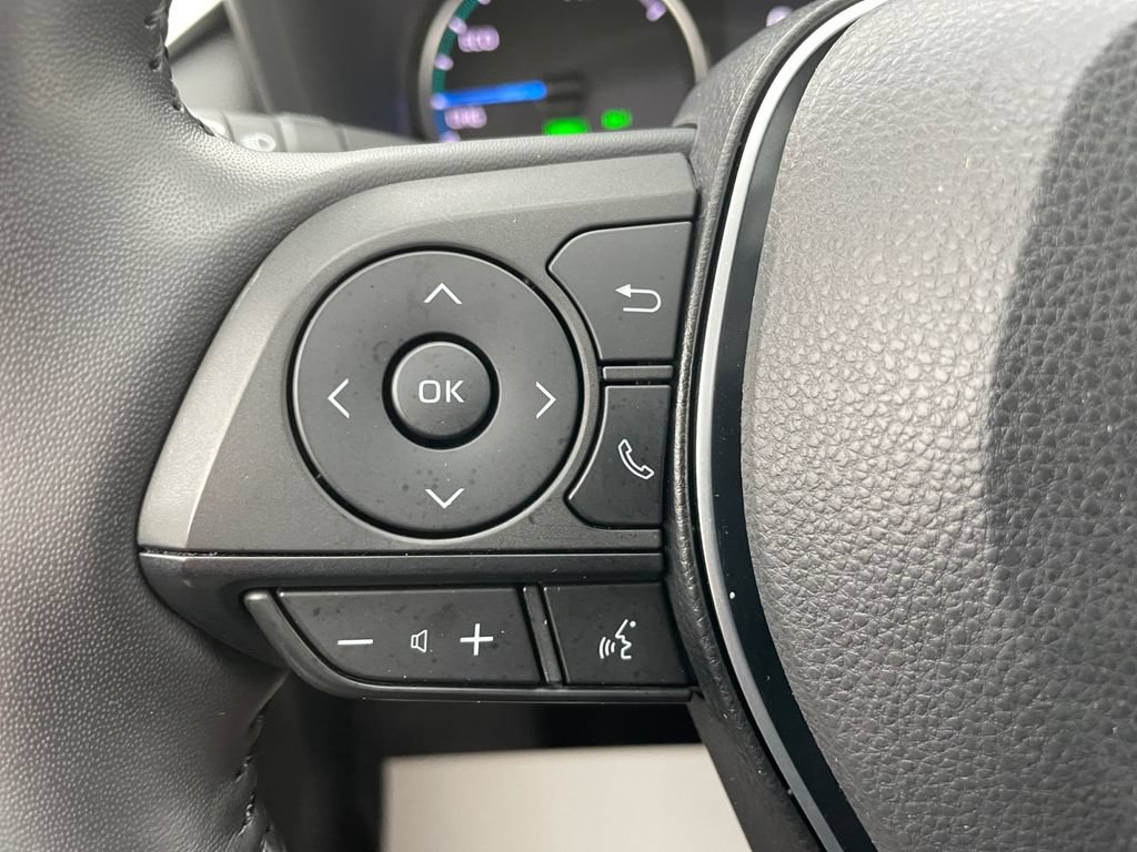 Used 2022 Toyota RAV4 XLE Premium AWD/4WD image 39