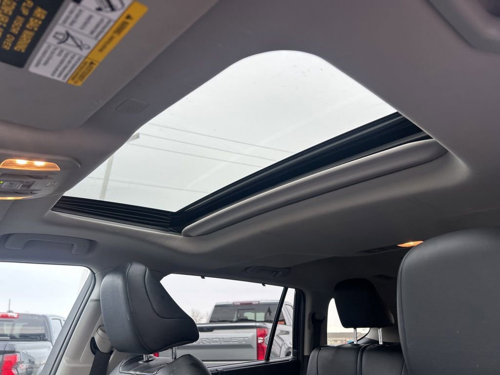 Used 2020 Toyota Highlander XLE image 16