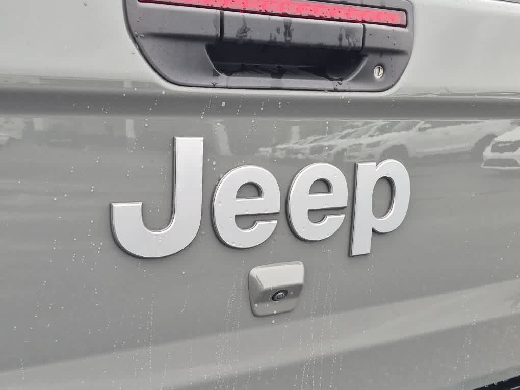 Used 2021 Jeep Gladiator Overland w/ Popular Equipment Package AWD/4WD image 22