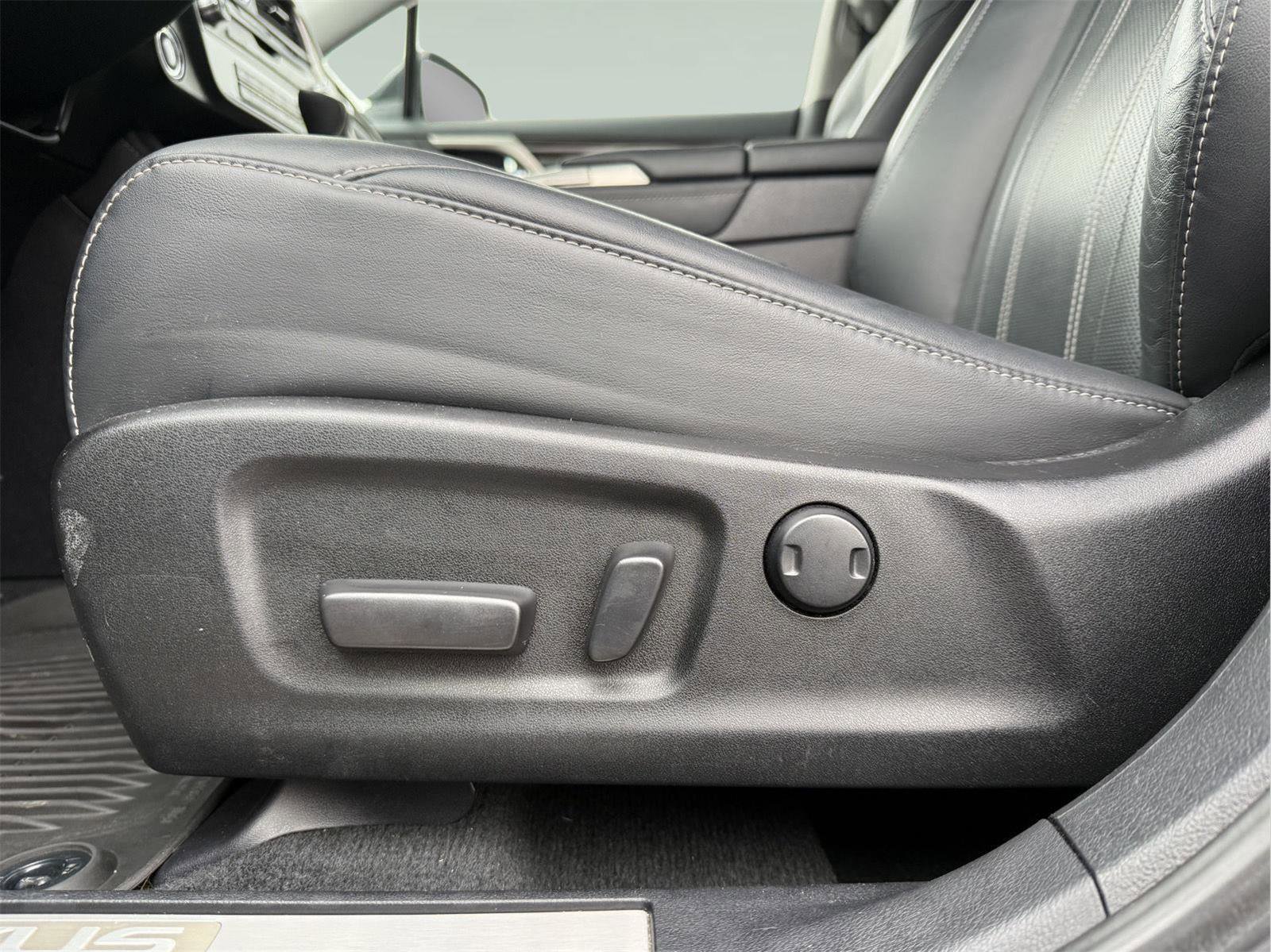 Used 2019 Lexus RX 450h AWD w/ Navigation Package image 10