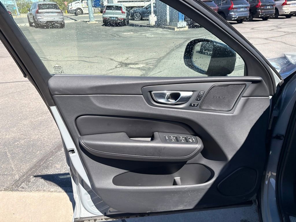 Used 2024 Volvo XC60 B5 Plus AWD/4WD image 16