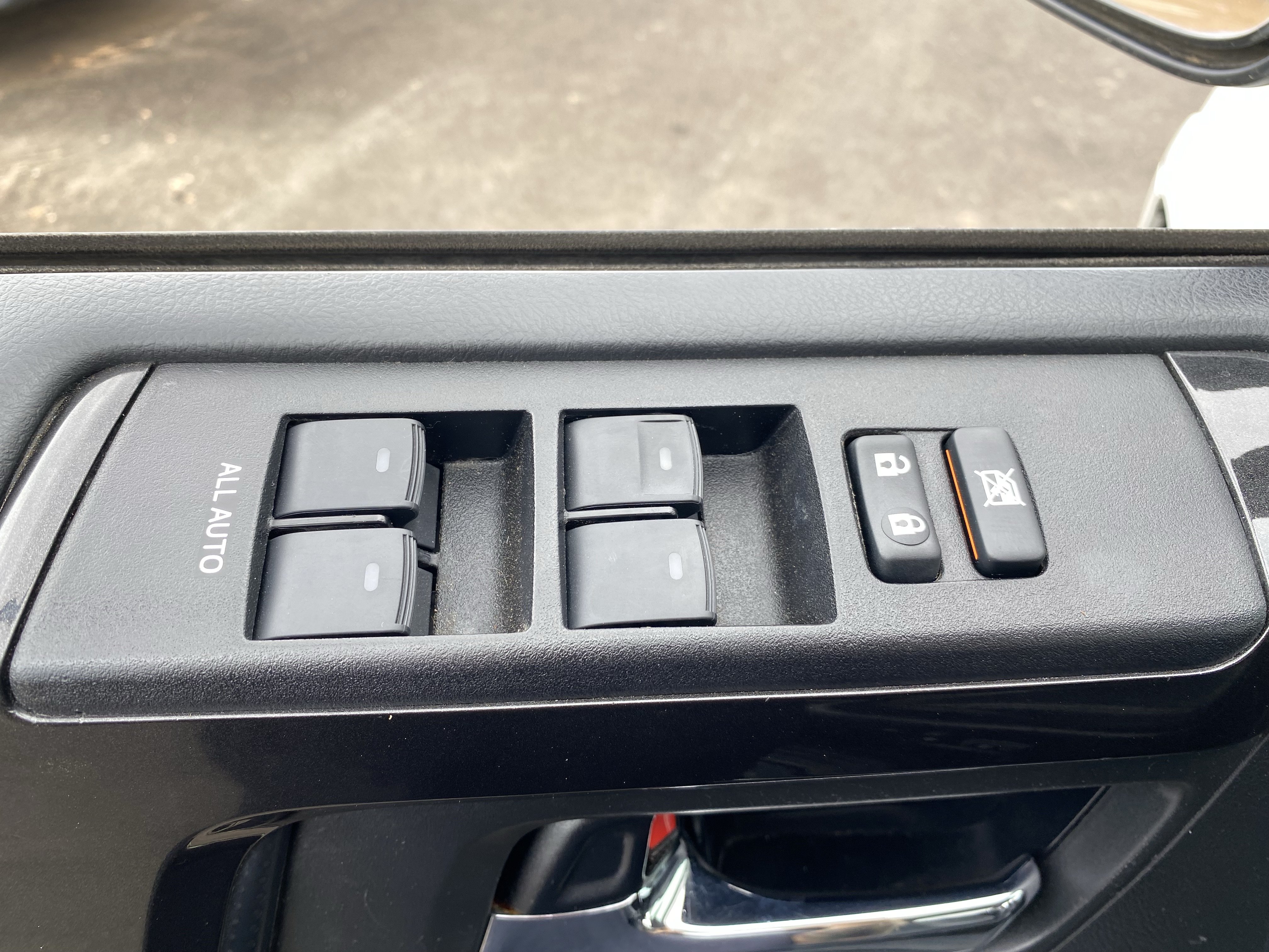 Used 2019 Toyota 4Runner TRD Off-Road Premium AWD/4WD image 18