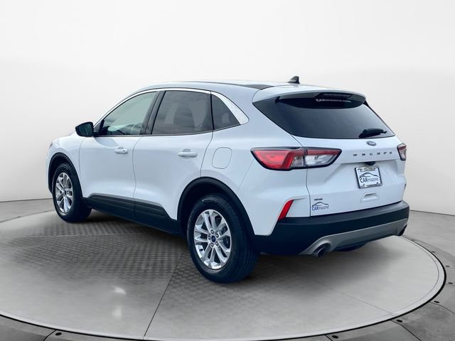 Used 2022 Ford Escape SE image 3