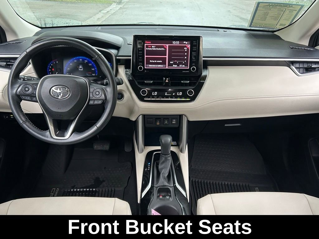 Used 2022 Toyota Corolla Cross XLE image 11