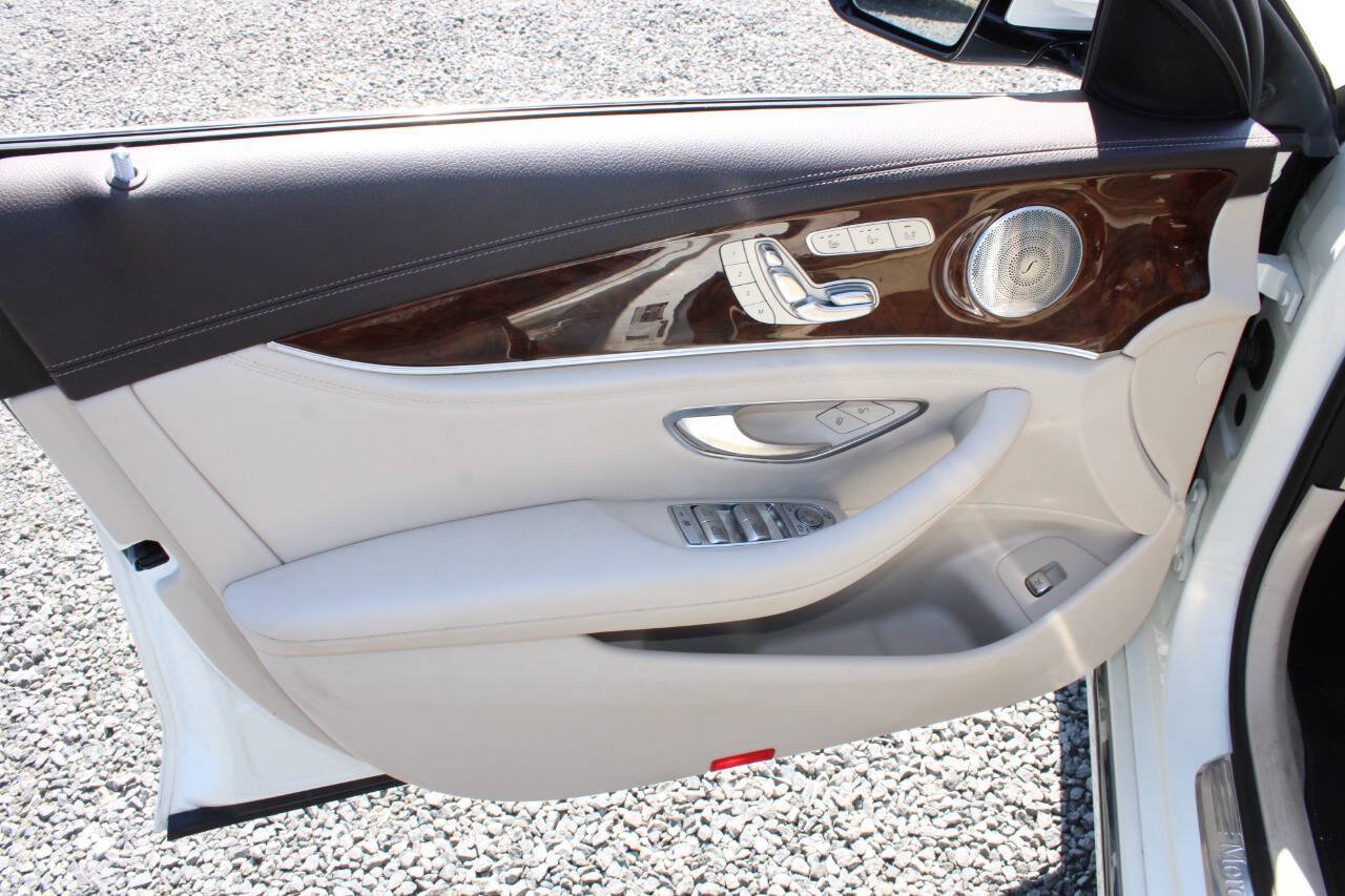 Used 2017 Mercedes-Benz E 400 4MATIC Wagon image 22