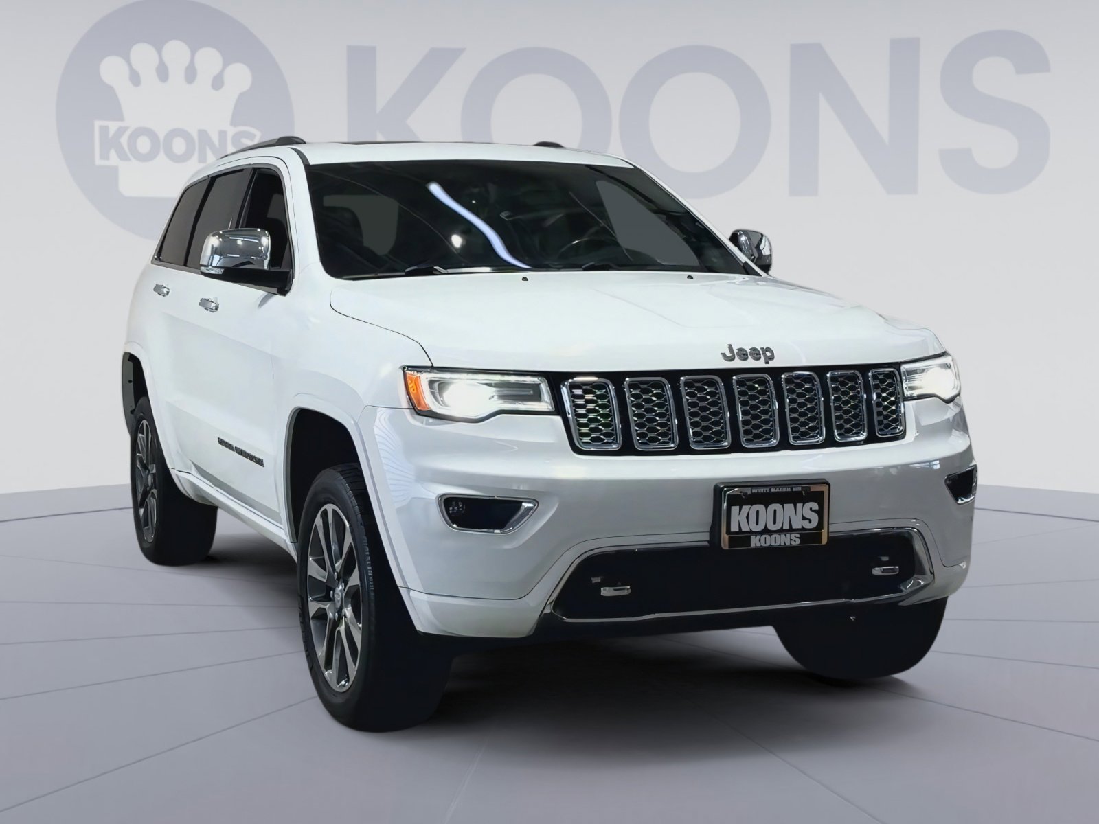Used 2017 Jeep Grand Cherokee Overland image 4