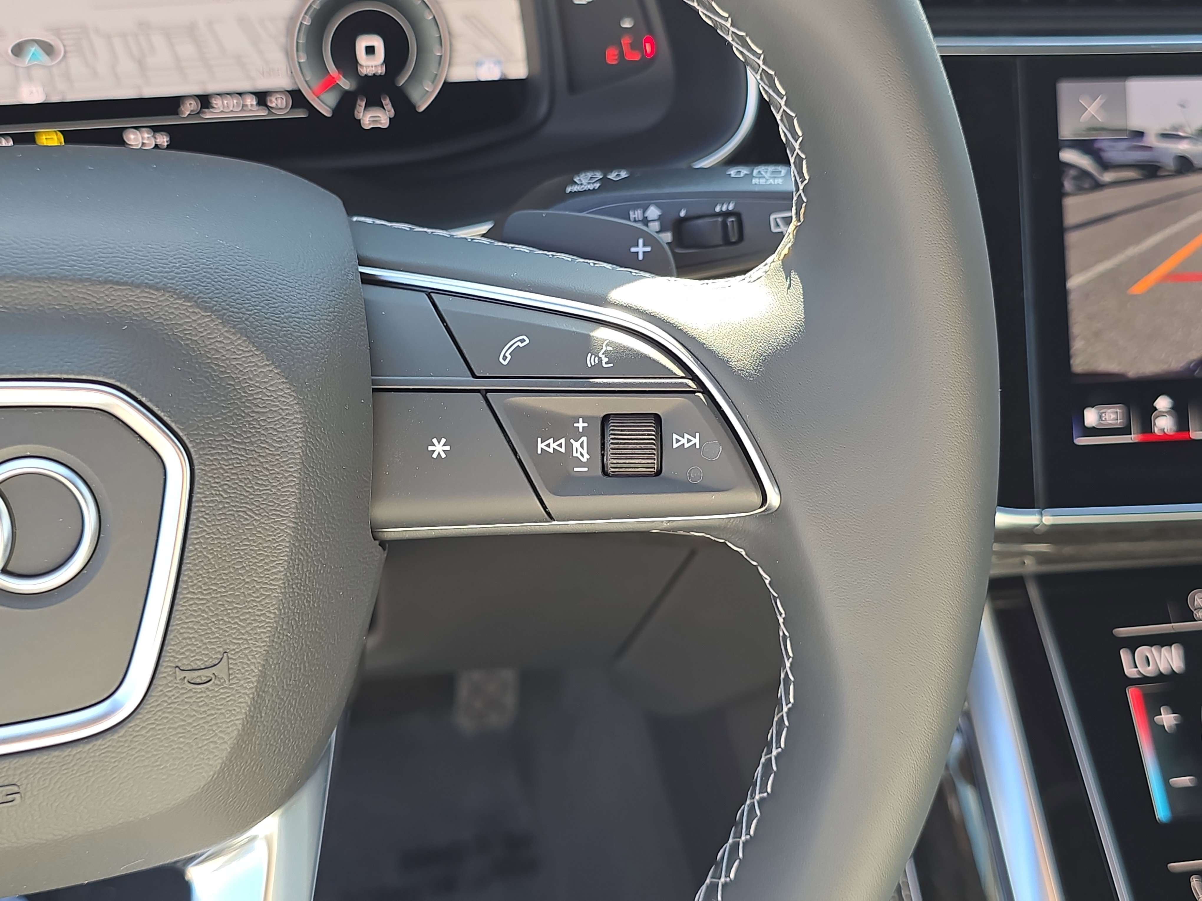 New 2025 Audi Q7 3.0T Prestige image 32