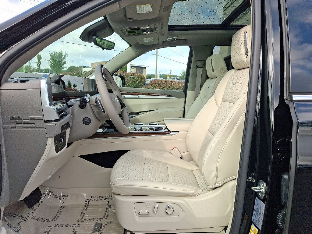 New 2026 Cadillac Escalade Platinum Luxury w/ LPO, Floor Liner Package AWD/4WD image 6