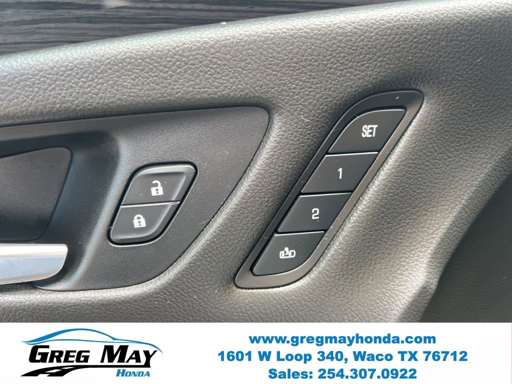 Used 2017 Buick Envision Essence w/ LPO, Hit The Road Package FWD image 24