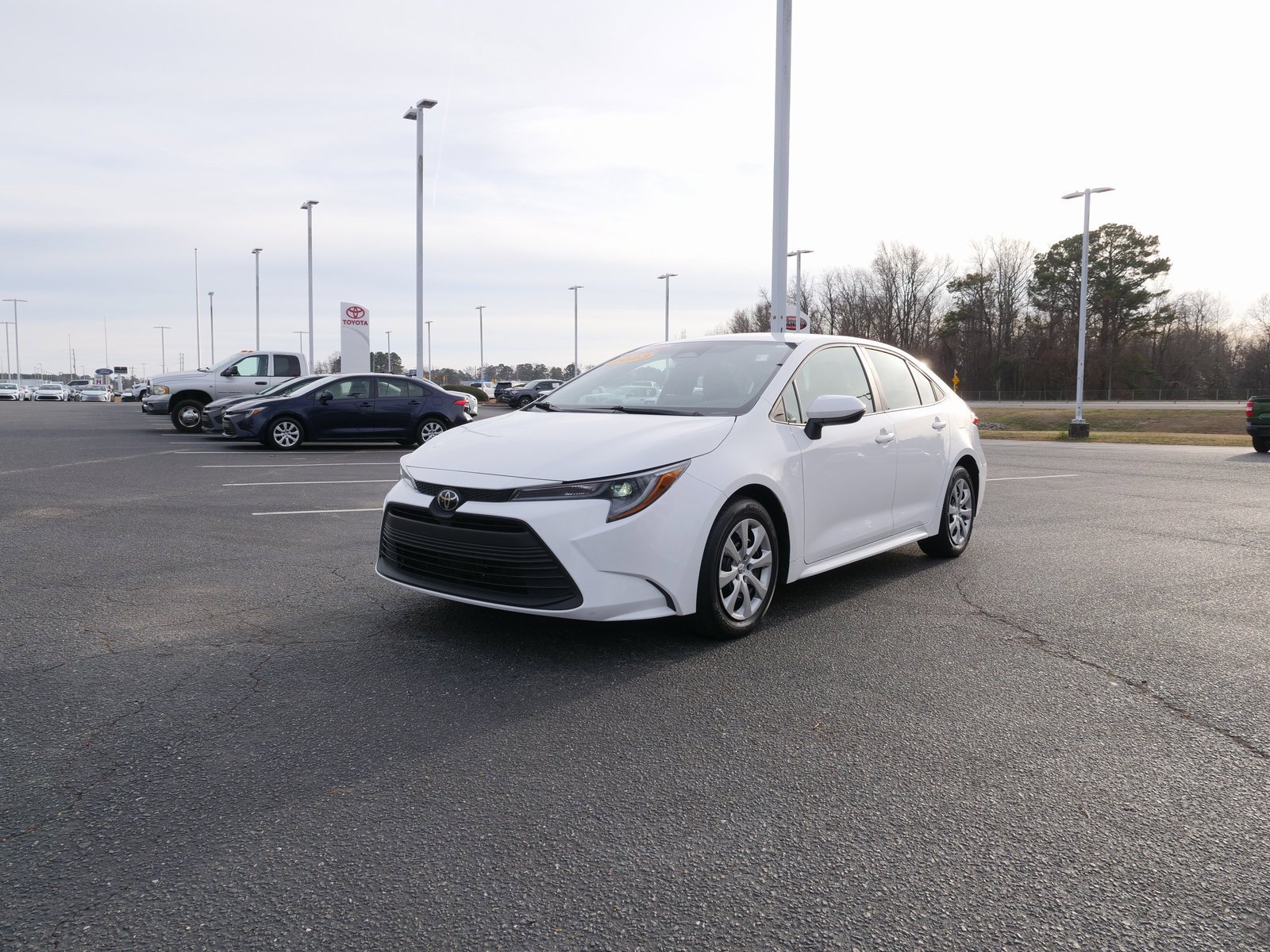 Used 2023 Toyota Corolla LE image 8