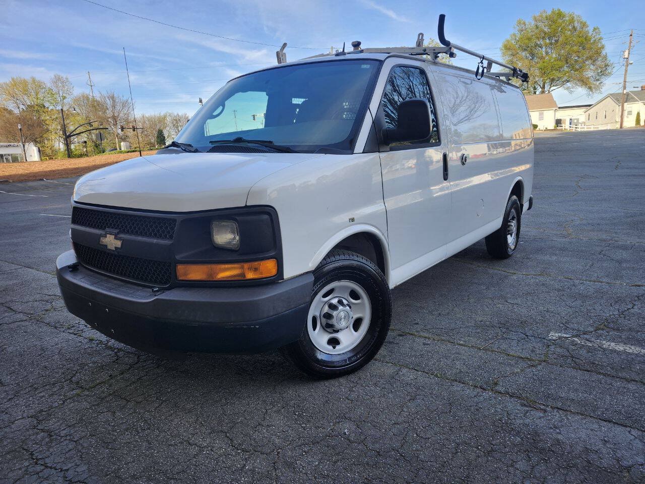 Used 2015 Chevrolet Express 2500 RWD image 3