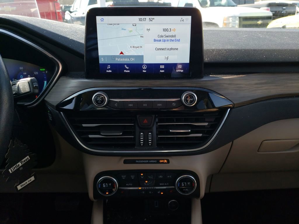 Used 2020 Ford Escape Titanium image 17