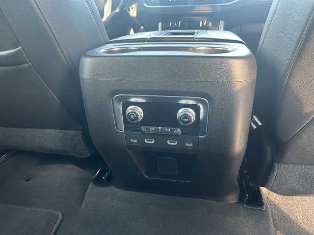 Used 2021 GMC Yukon XL SLT w/ Rear Media and Nav Package RWD image 10