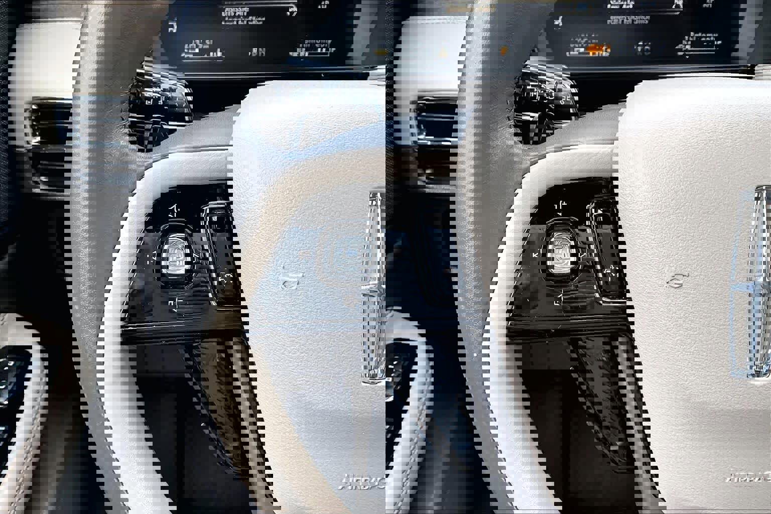 Used 2020 Lincoln Corsair Reserve w/ Equipment Group 201A image 23