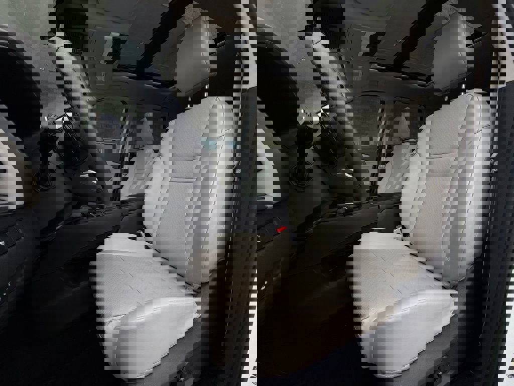 Used 2024 Nissan Rogue SV w/ SV Premium Package image 6