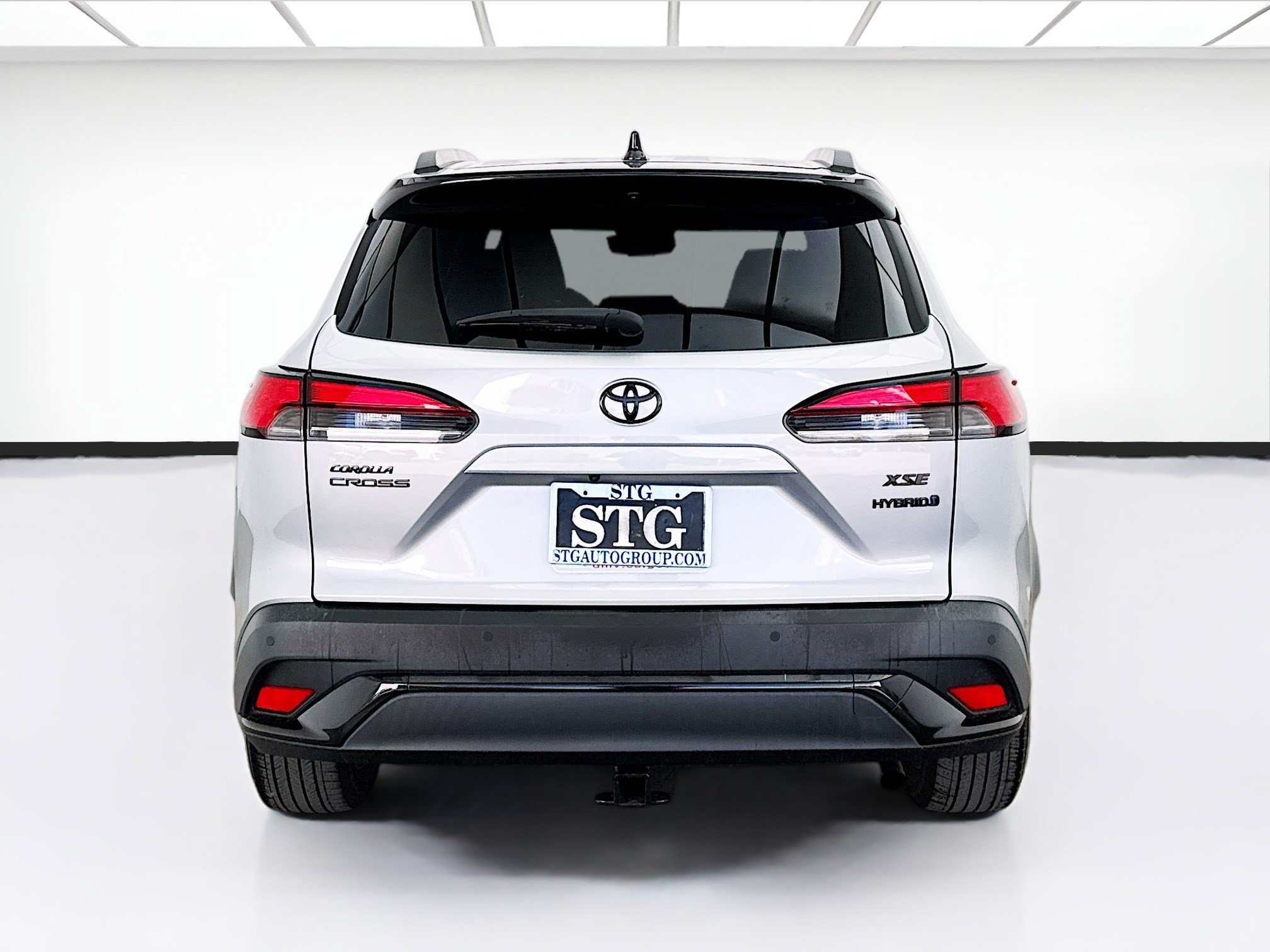 Used 2024 Toyota Corolla Cross AWD Hybrid w/ Convenience Package image 5
