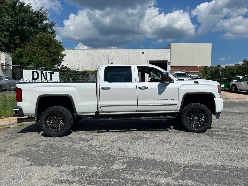 Used 2019 GMC Sierra 2500 Denali w/ Duramax Plus Package AWD/4WD image 6