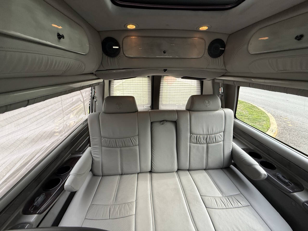 Used 2007 Chevrolet Express 2500 Extended w/ Preferred Equipment Group RWD image 17