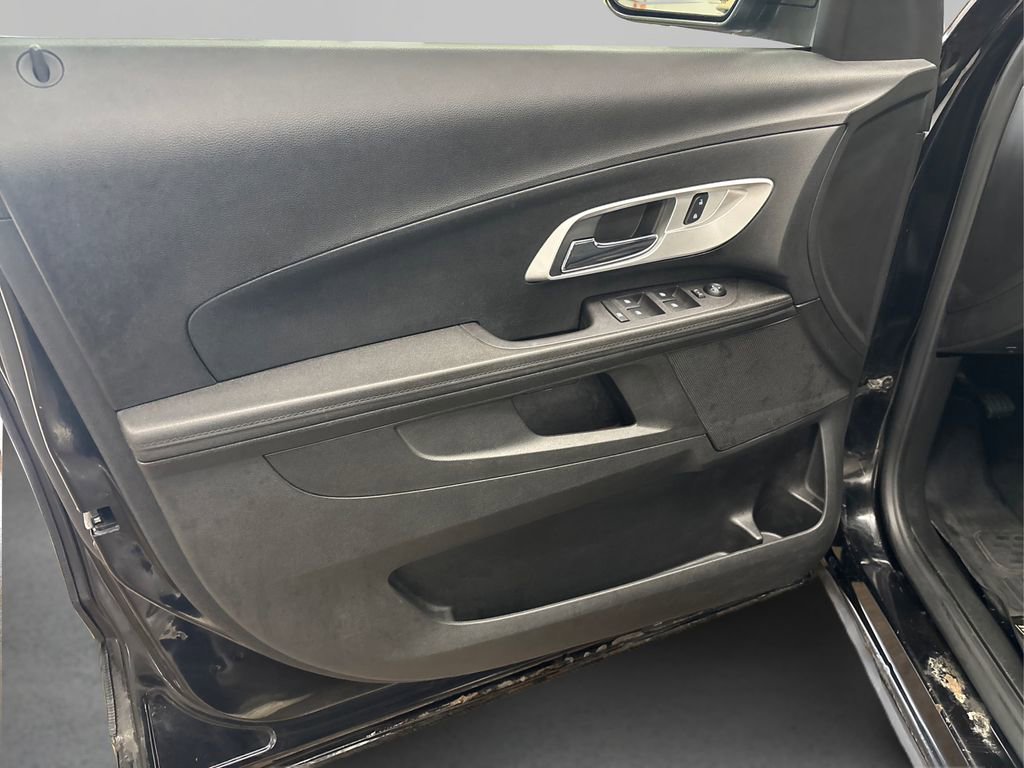 Used 2017 Chevrolet Equinox LT image 22