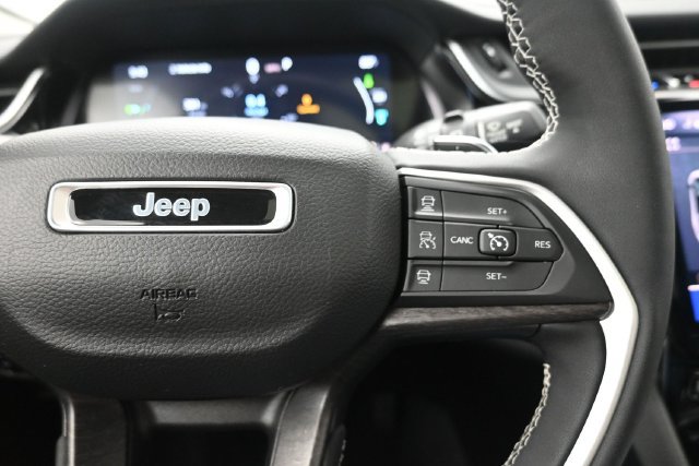 Used 2022 Jeep Grand Cherokee Limited 4xe w/ Luxury Tech Group II AWD/4WD image 29