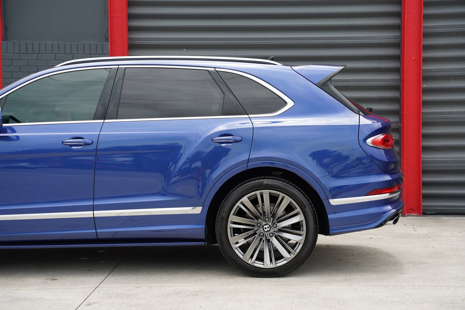 Used 2021 Bentley Bentayga Speed AWD/4WD image 11