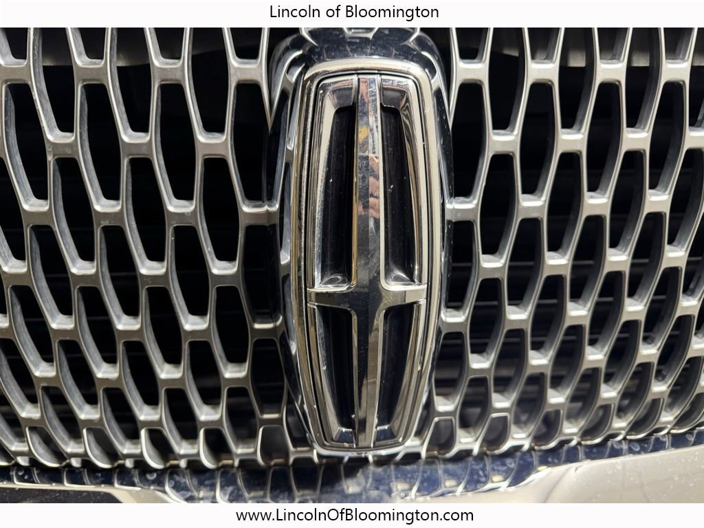 Used 2019 Lincoln Navigator Select AWD/4WD image 11