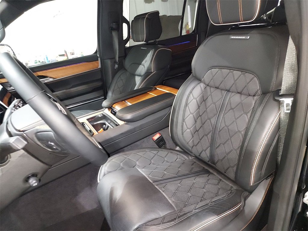 New 2024 Jeep Grand Wagoneer L Series III w/ HD Trailer Tow Package image 17