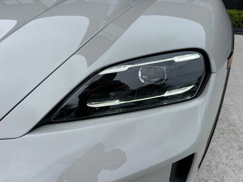 Certified 2025 Porsche Taycan 4 Cross Turismo image 13