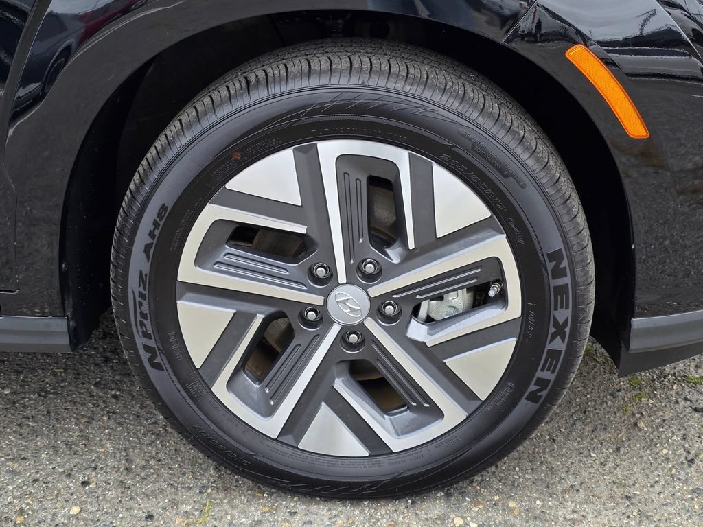 Used 2023 Hyundai Kona SE FWD image 9