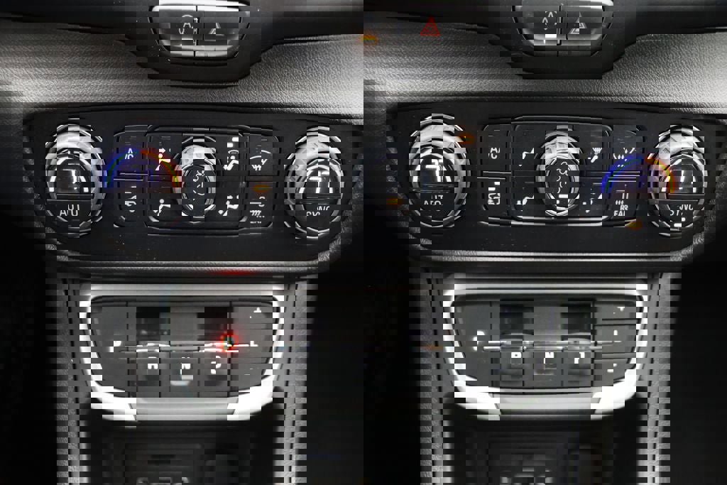 Used 2024 GMC Terrain SLT image 20