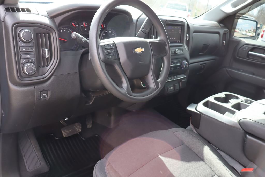 Used 2022 Chevrolet Silverado 1500 Custom w/ LPO, Dark Essentials Package image 5