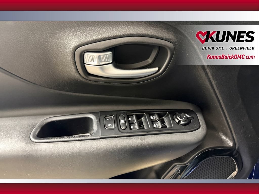 Used 2019 Jeep Renegade Altitude w/ Quick Order Package 2XM FWD image 19