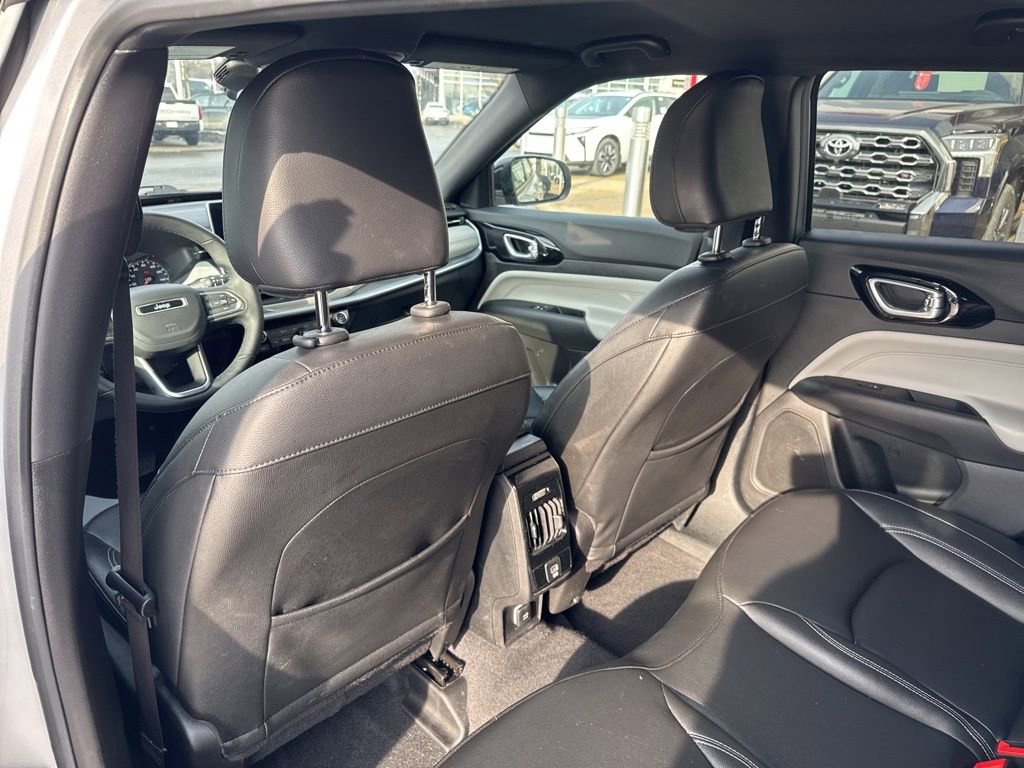 Used 2025 Jeep Compass Limited image 18