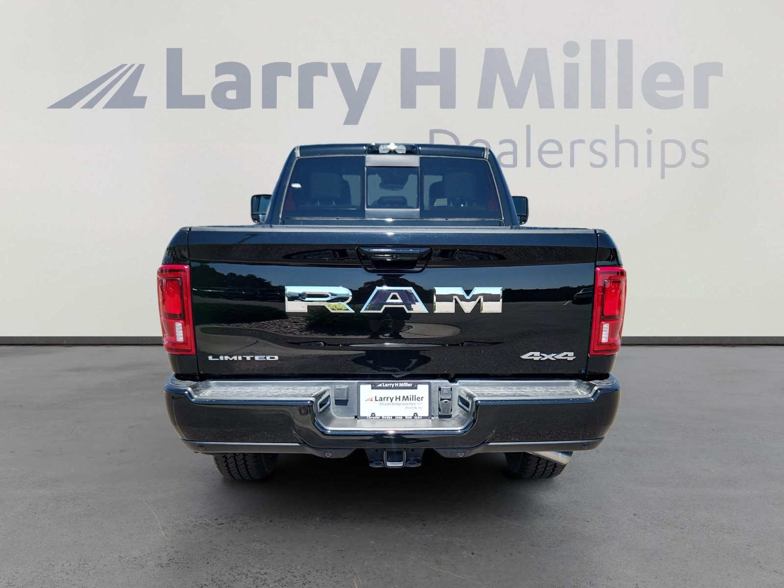 New 2025 RAM 2500 Limited AWD/4WD image 5