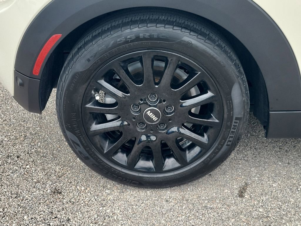 Used 2019 MINI Cooper S w/ Signature Upholstery Package image 16