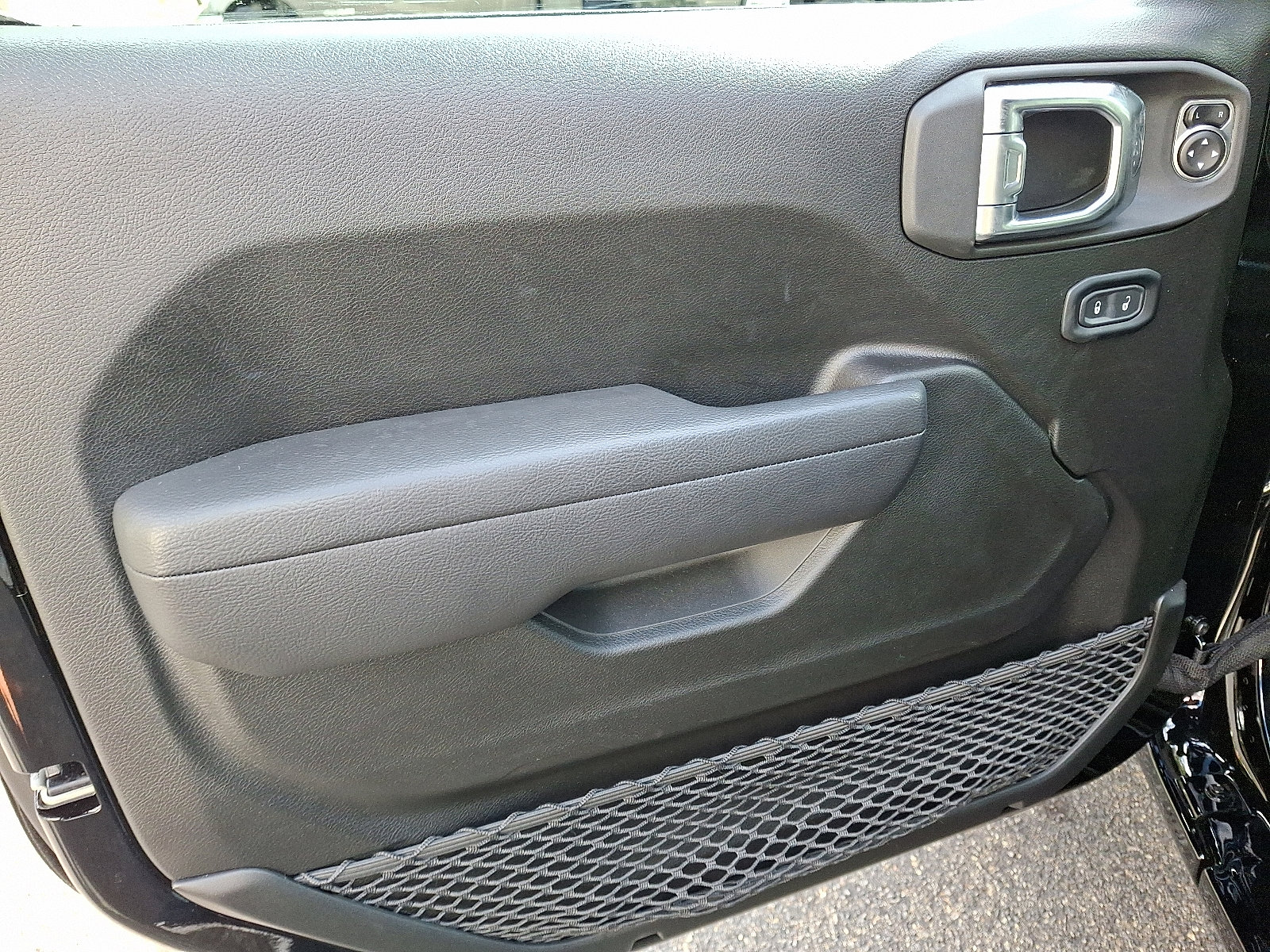 Used 2025 Jeep Wrangler Unlimited Sport S 4xe w/ Convenience Group image 12