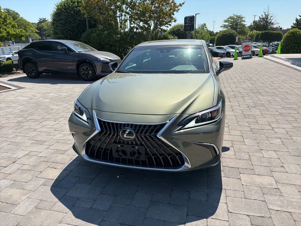 Used 2025 Lexus ES 300h w/ Premium Package FWD image 4