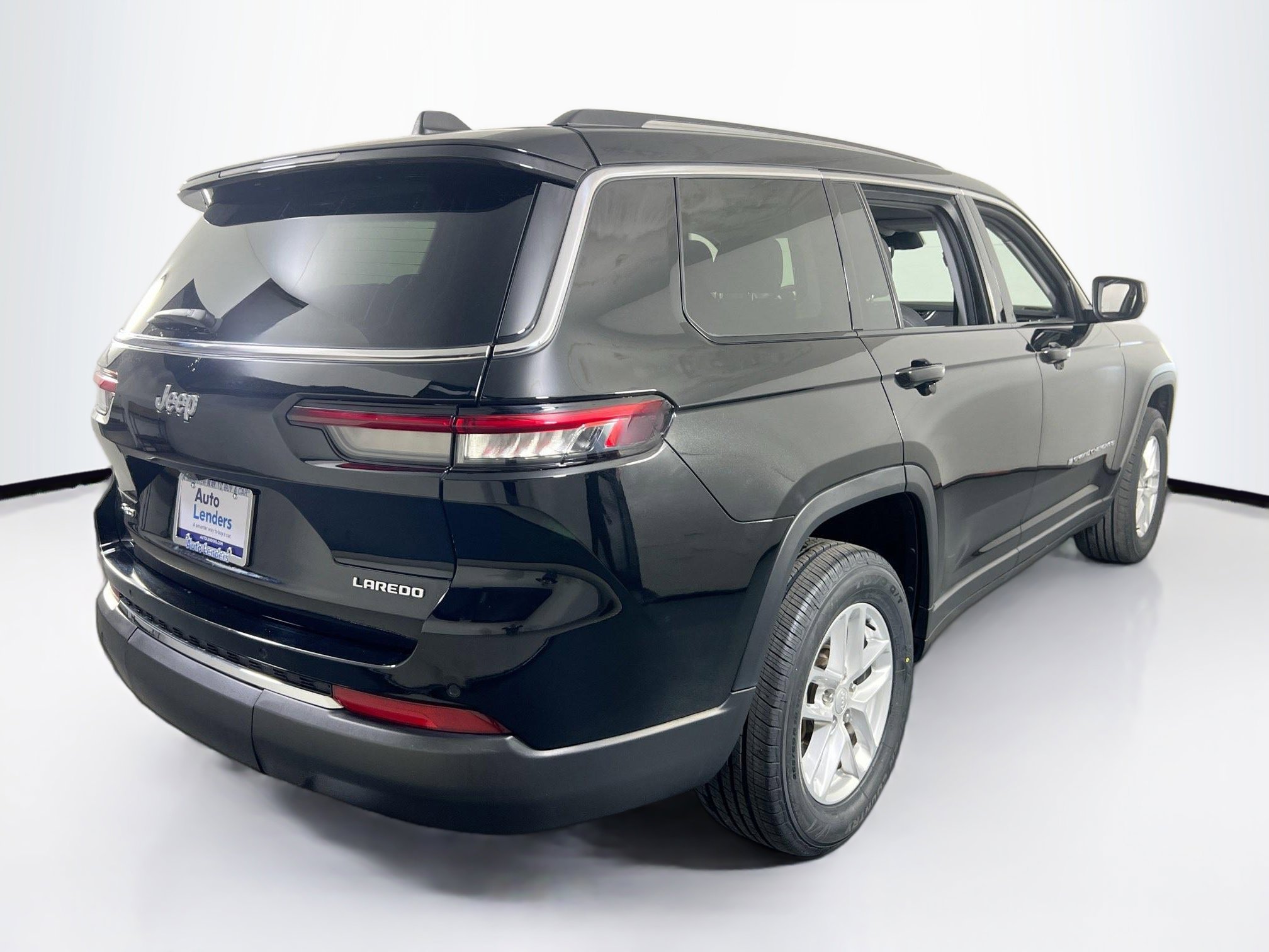 Used 2023 Jeep Grand Cherokee L Laredo AWD/4WD image 5