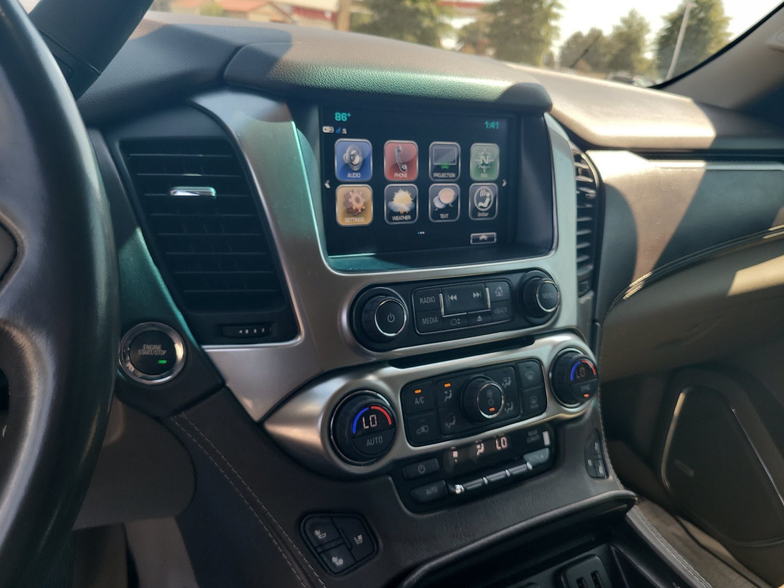 Used 2020 Chevrolet Suburban Premier AWD/4WD image 18