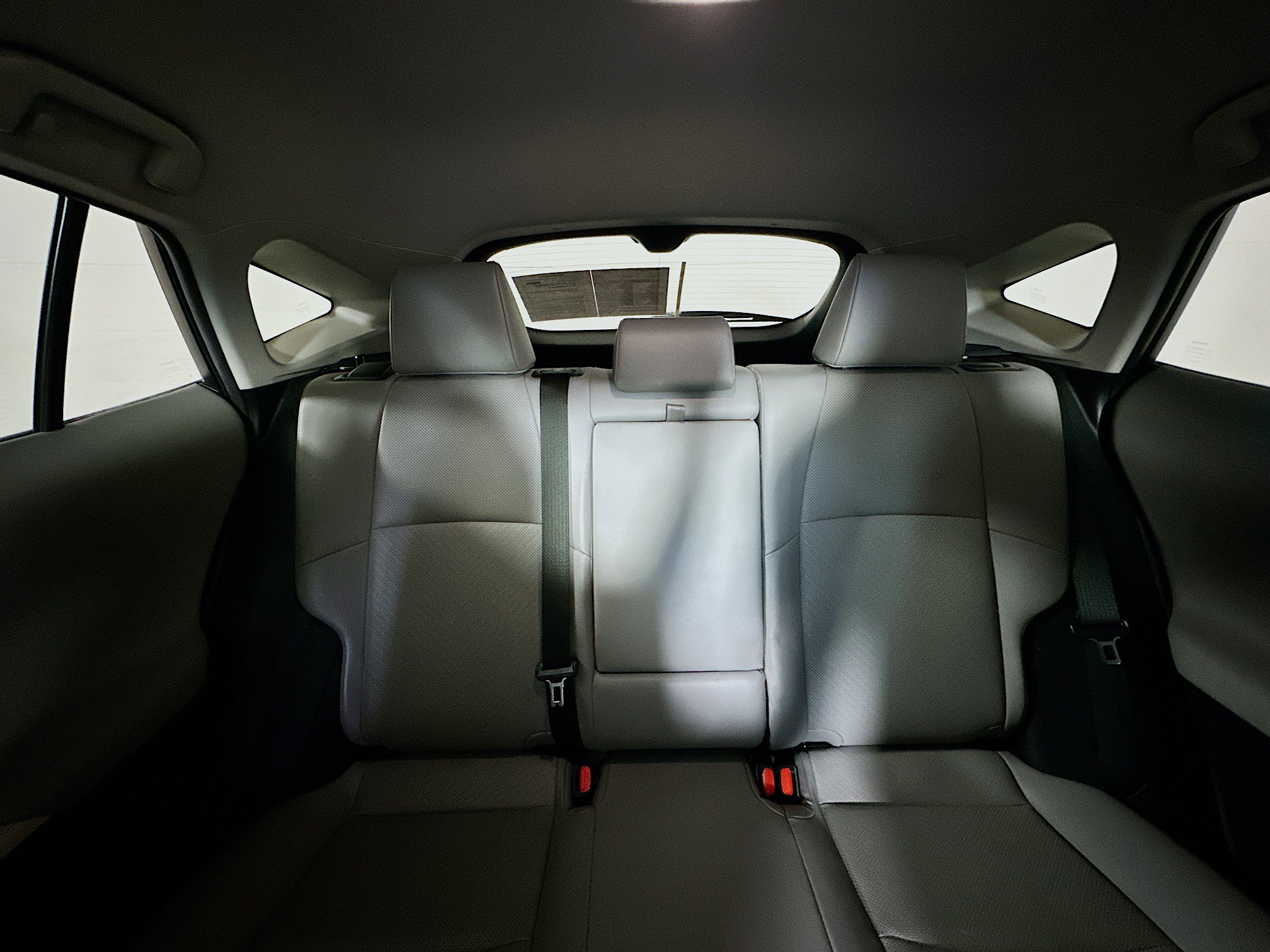 Used 2023 Toyota Venza LE image 30