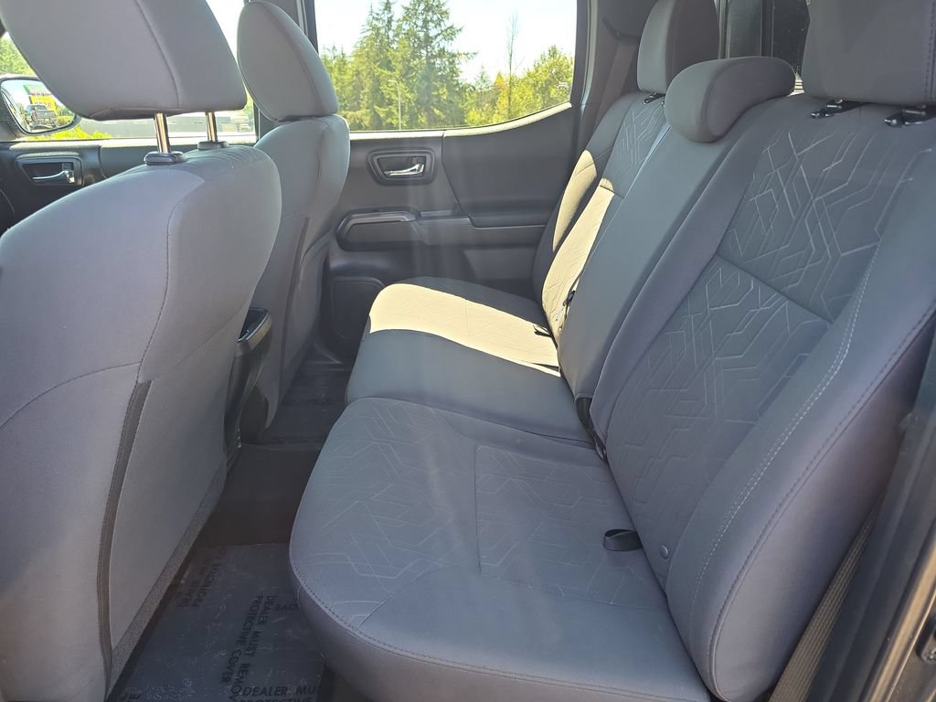 Used 2018 Toyota Tacoma TRD Sport w/ Technology Package AWD/4WD image 8