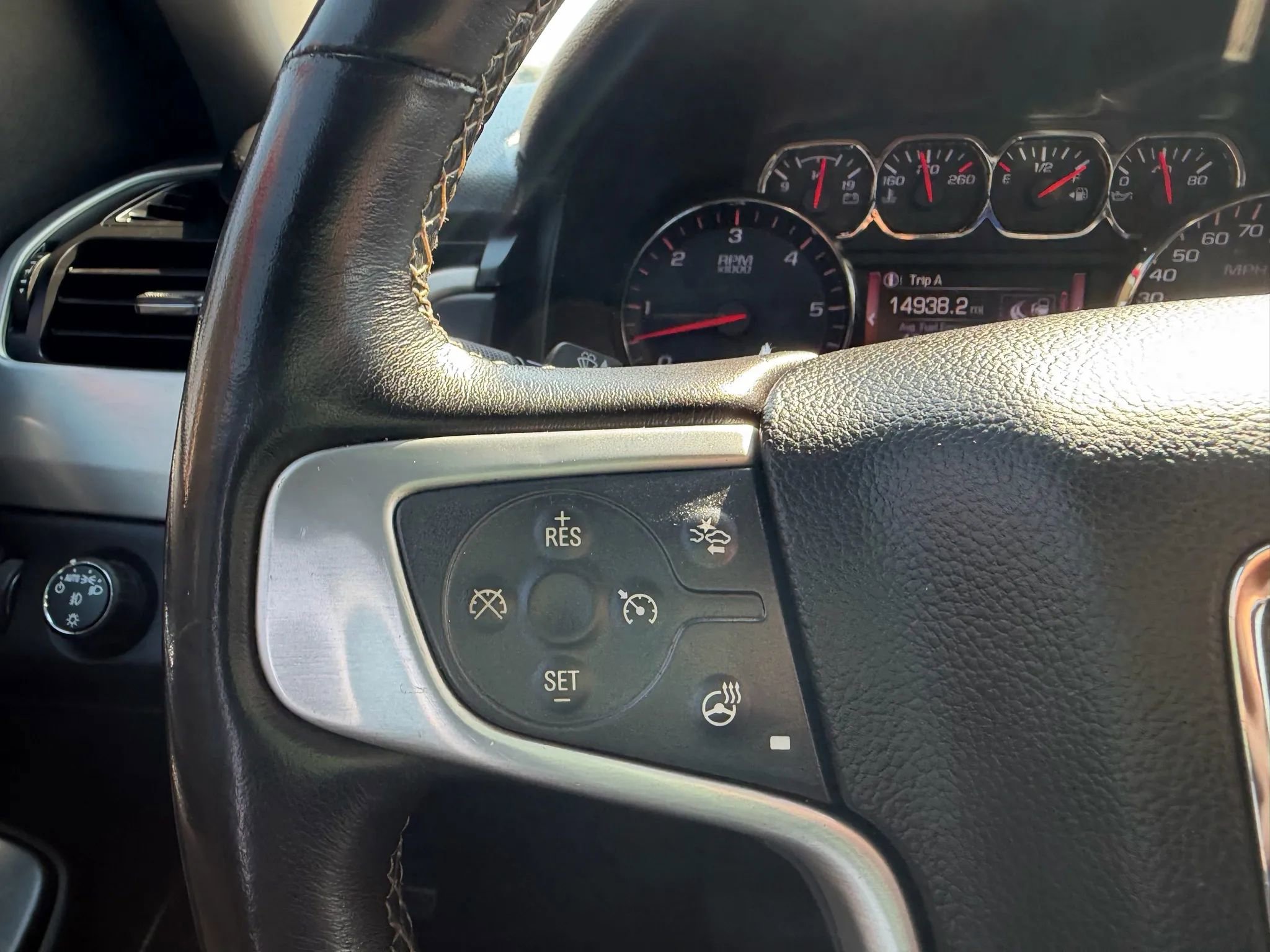 Used 2015 GMC Yukon SLT image 21