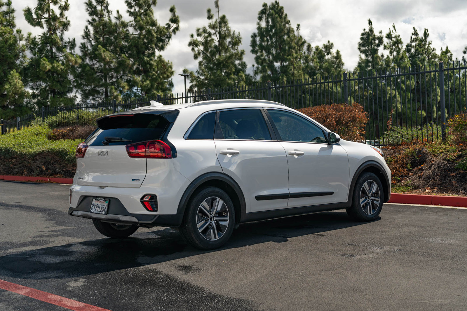 Used 2022 Kia Niro LXS FWD image 9