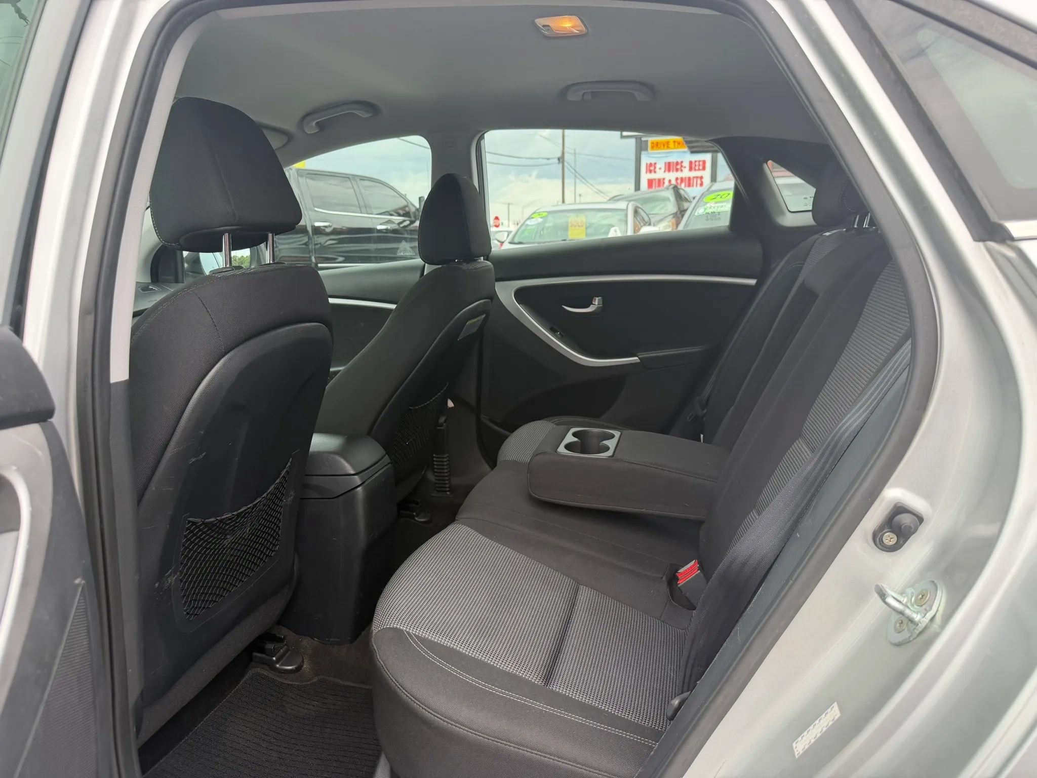 Used 2016 Hyundai Elantra GT FWD image 14