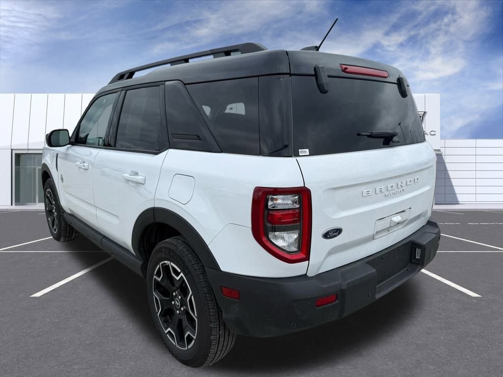 Used 2025 Ford Bronco Sport Outer Banks image 4