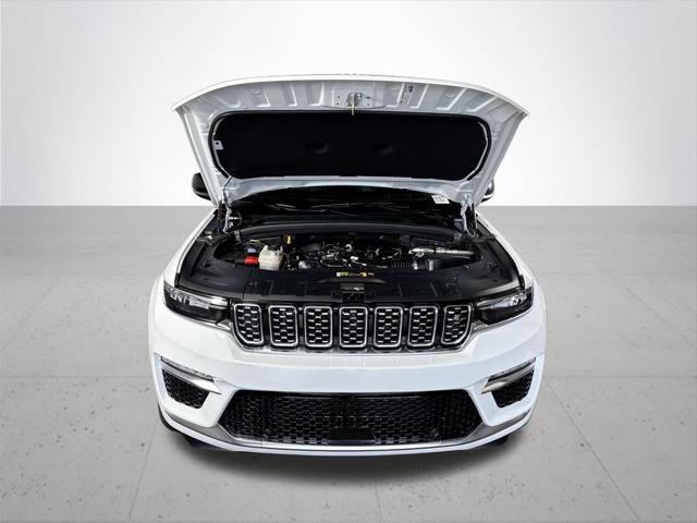 Certified 2025 Jeep Grand Cherokee Summit AWD/4WD image 24