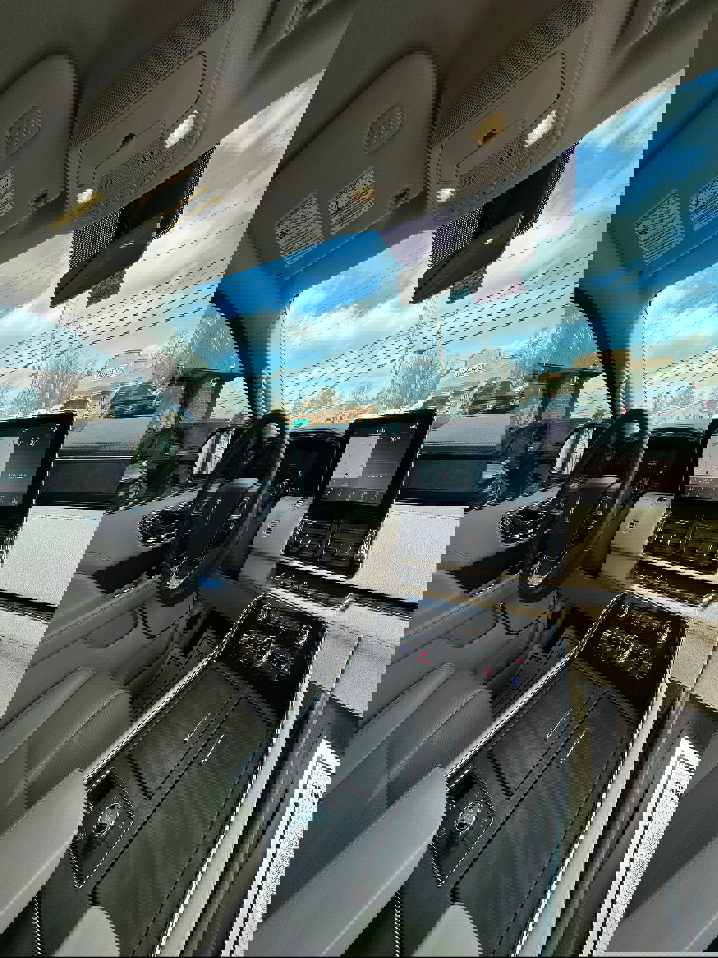 Used 2019 Lincoln Navigator Premiere image 35