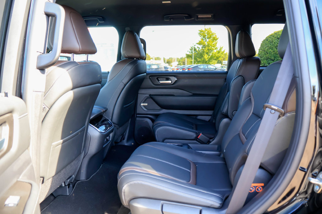 New 2026 Nissan Armada SL RWD image 8